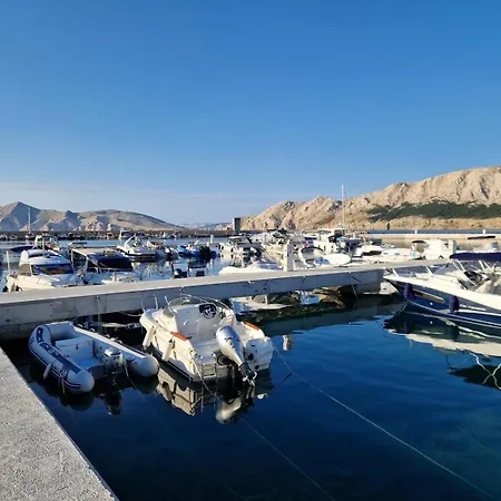 Kosec Πανσιόν Baška
